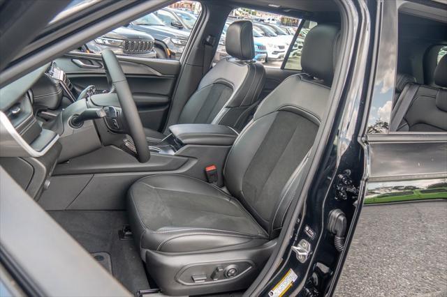 new 2025 Jeep Grand Cherokee car, priced at $38,507