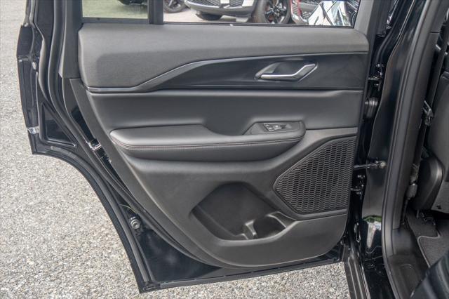 new 2025 Jeep Grand Cherokee car, priced at $38,507