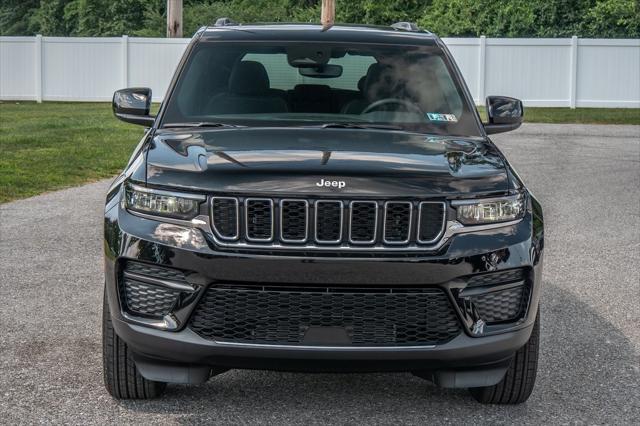 new 2024 Jeep Grand Cherokee car, priced at $35,782