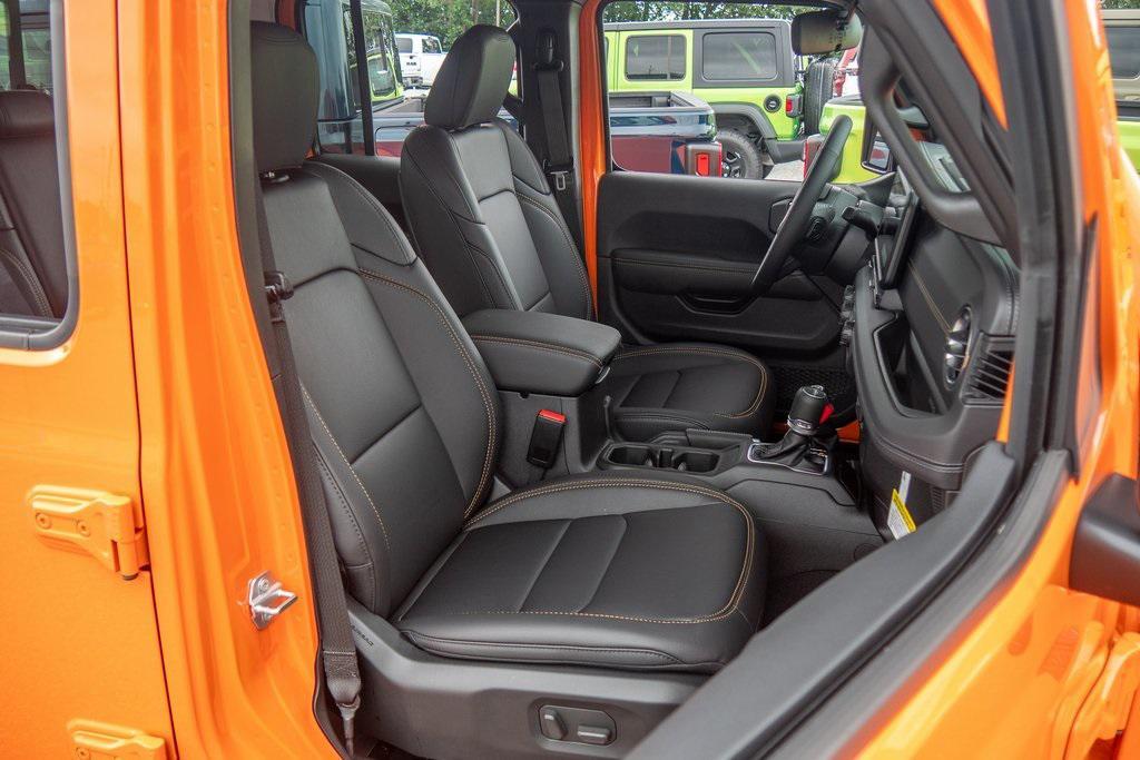 new 2025 Jeep Gladiator car, priced at $47,745