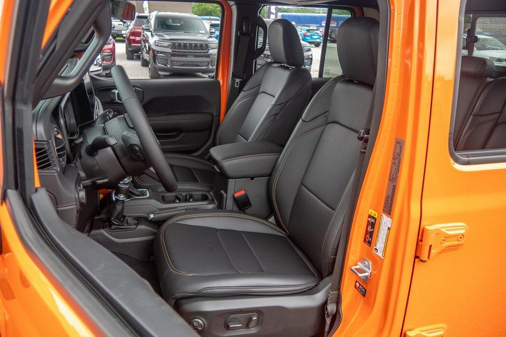 new 2025 Jeep Gladiator car, priced at $47,745