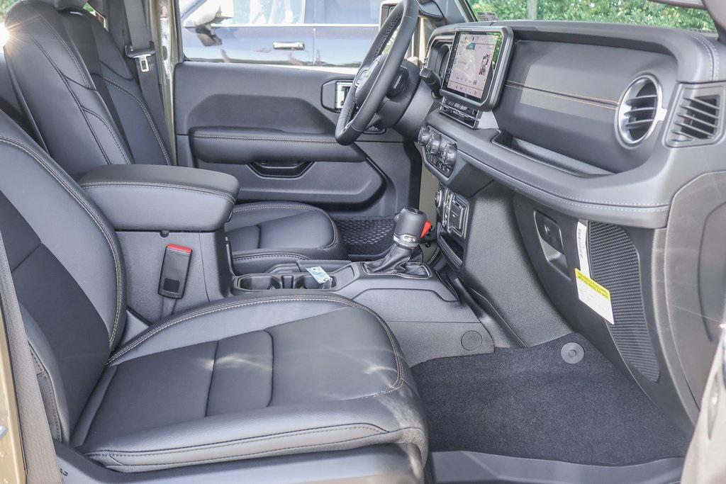 new 2025 Jeep Gladiator car, priced at $49,975