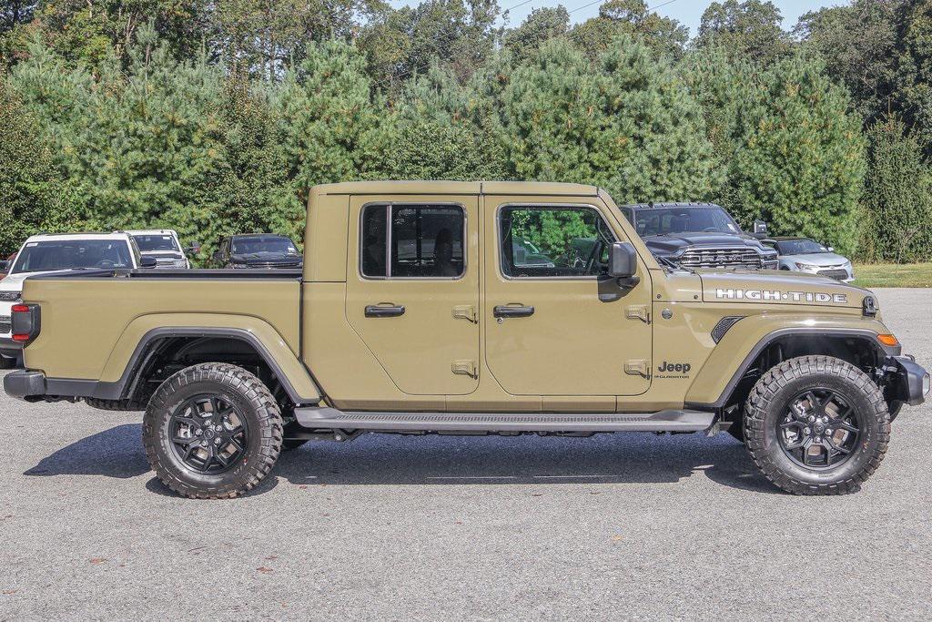 new 2025 Jeep Gladiator car, priced at $49,975