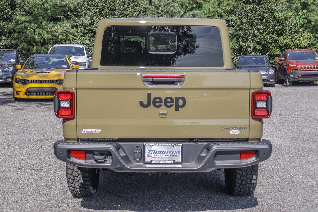 new 2025 Jeep Gladiator car, priced at $49,975