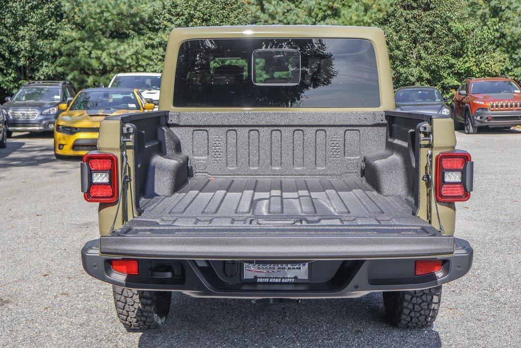 new 2025 Jeep Gladiator car, priced at $49,975