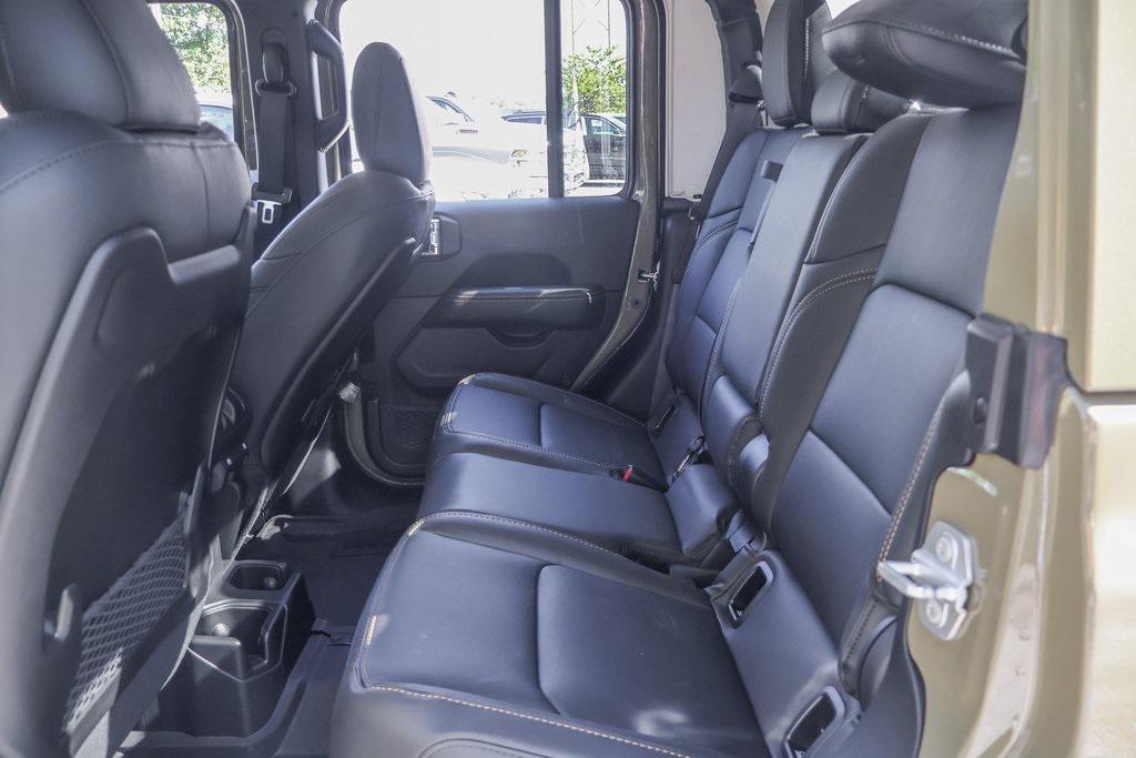 new 2025 Jeep Gladiator car, priced at $49,975