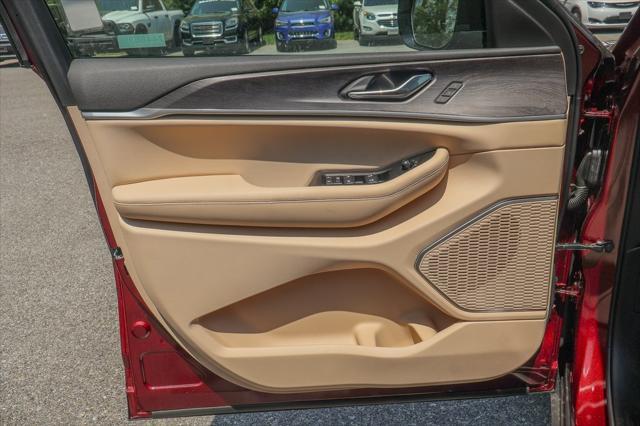 new 2025 Jeep Grand Cherokee car, priced at $53,405