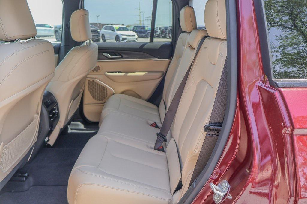 new 2025 Jeep Grand Cherokee car, priced at $47,372