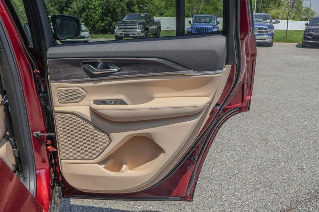 new 2025 Jeep Grand Cherokee car, priced at $53,405
