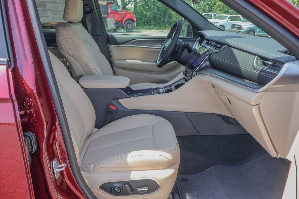 new 2025 Jeep Grand Cherokee car, priced at $47,372