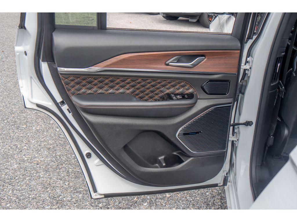 used 2022 Jeep Grand Cherokee car, priced at $44,989