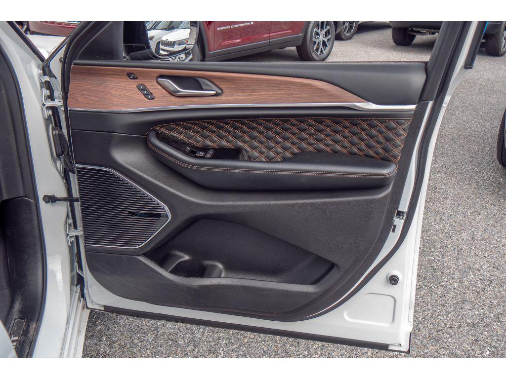 used 2022 Jeep Grand Cherokee car, priced at $44,989