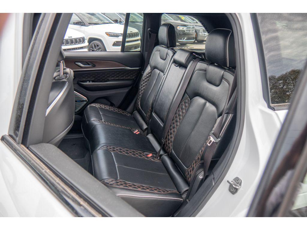 used 2022 Jeep Grand Cherokee car, priced at $44,989