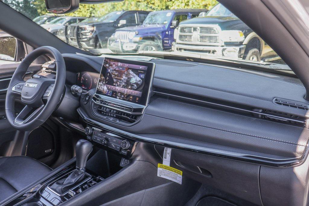 new 2025 Jeep Compass car, priced at $29,500