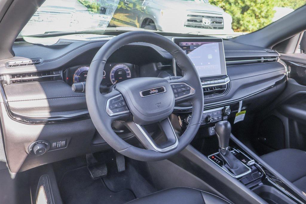 new 2025 Jeep Compass car, priced at $29,500