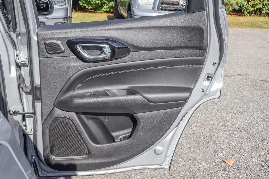 new 2025 Jeep Compass car, priced at $29,500
