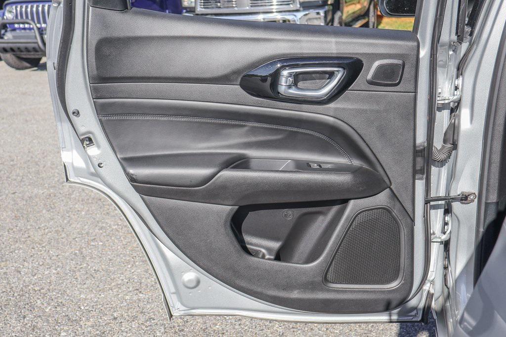 new 2025 Jeep Compass car, priced at $29,500