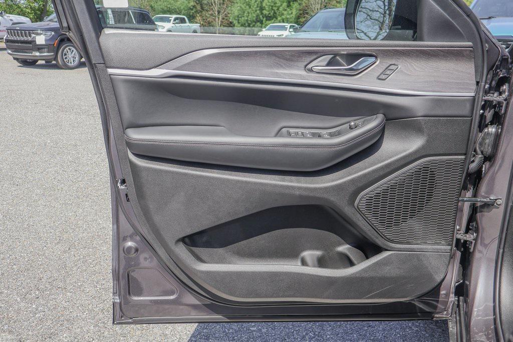 new 2025 Jeep Grand Cherokee L car, priced at $46,635