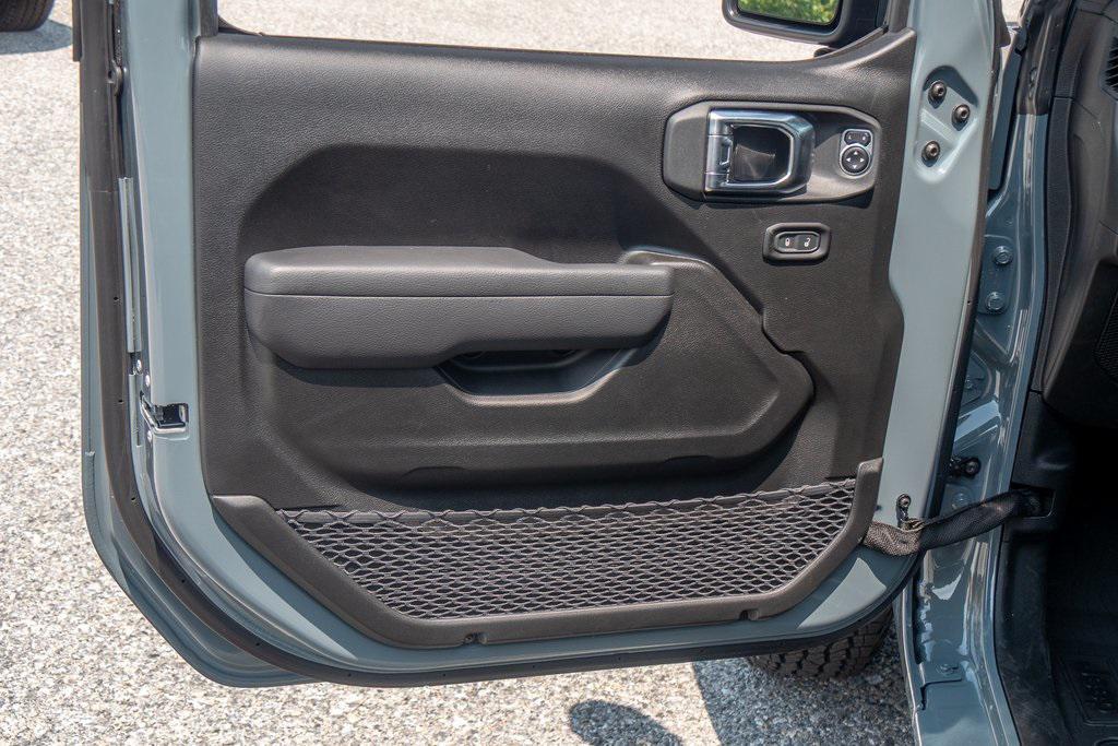 new 2025 Jeep Wrangler car, priced at $45,981