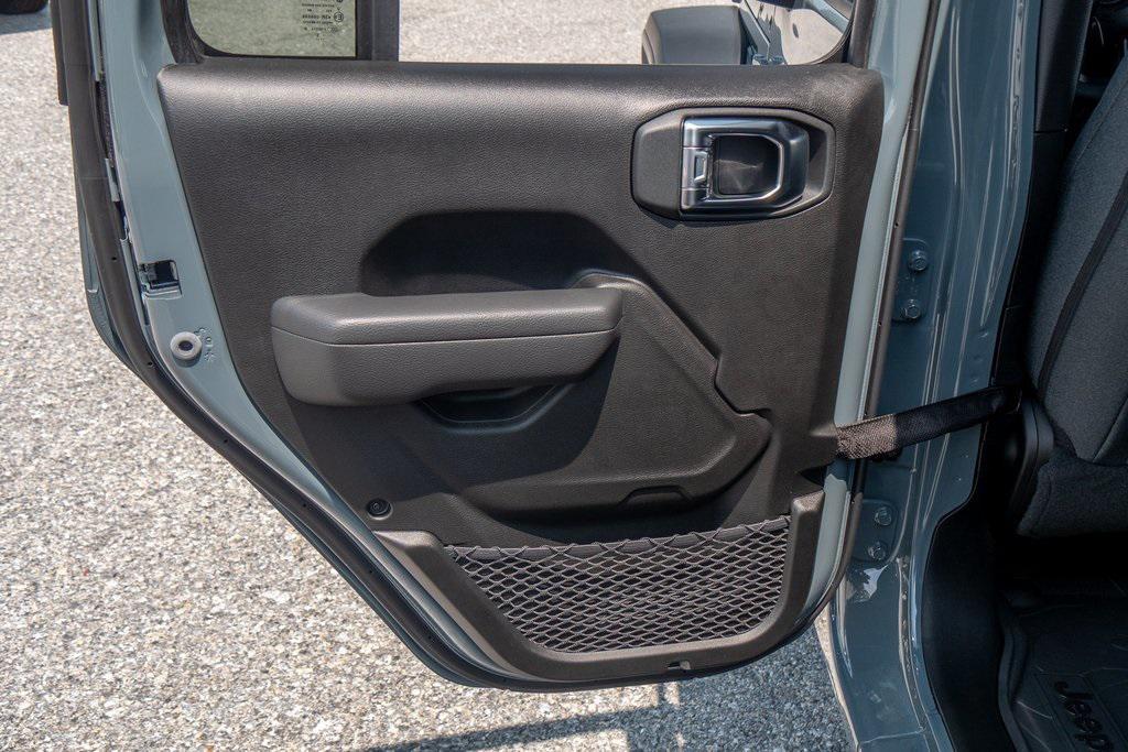 new 2025 Jeep Wrangler car, priced at $45,981