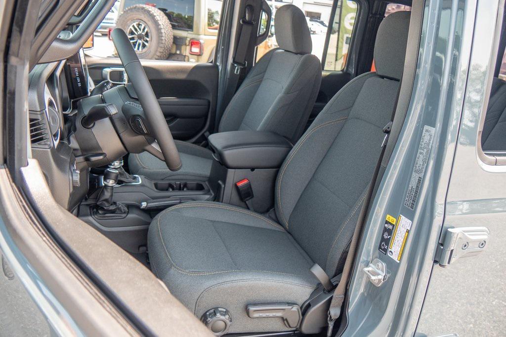 new 2025 Jeep Wrangler car, priced at $45,981