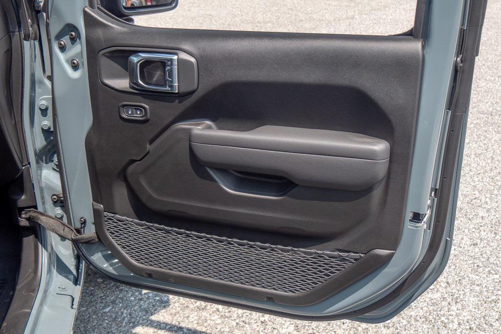 new 2025 Jeep Wrangler car, priced at $45,981
