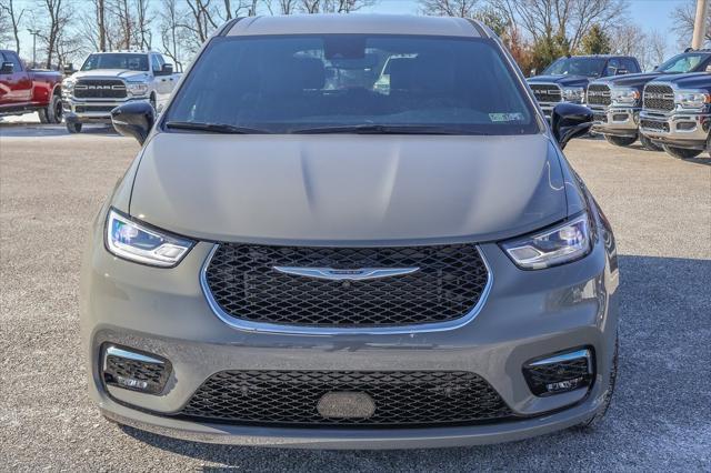 new 2025 Chrysler Pacifica car, priced at $43,241