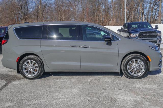 new 2025 Chrysler Pacifica car, priced at $43,241