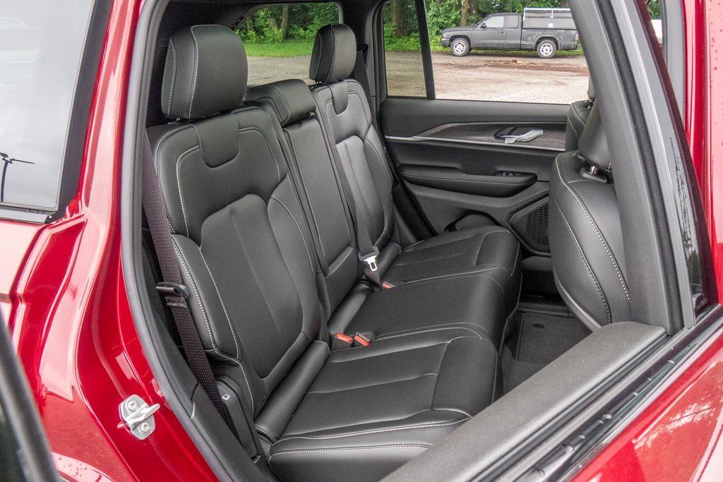 new 2025 Jeep Grand Cherokee car, priced at $47,264