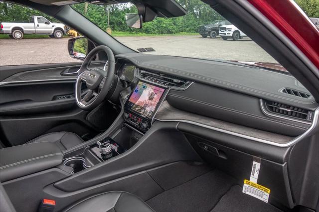 new 2025 Jeep Grand Cherokee car, priced at $45,939
