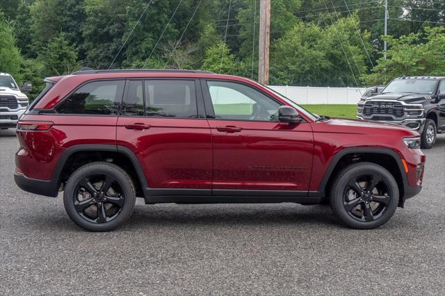 new 2025 Jeep Grand Cherokee car, priced at $45,939
