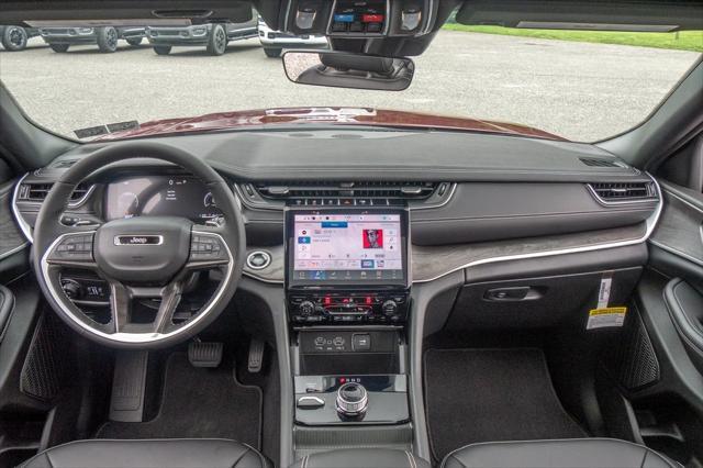 new 2025 Jeep Grand Cherokee car, priced at $45,939