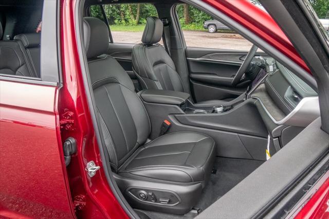 new 2025 Jeep Grand Cherokee car, priced at $45,939