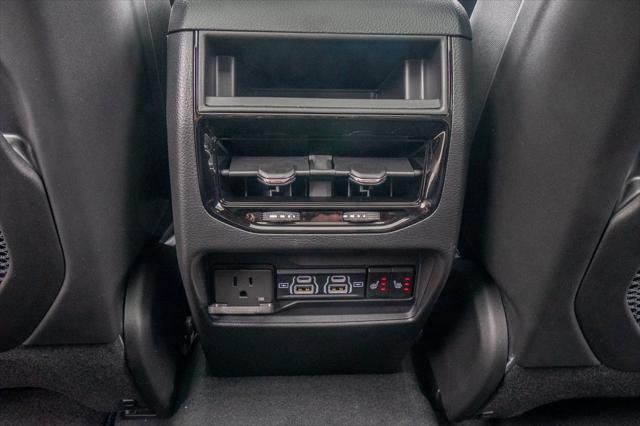 new 2025 Jeep Grand Cherokee car, priced at $45,939