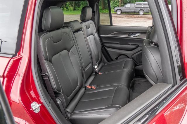 new 2025 Jeep Grand Cherokee car, priced at $45,939