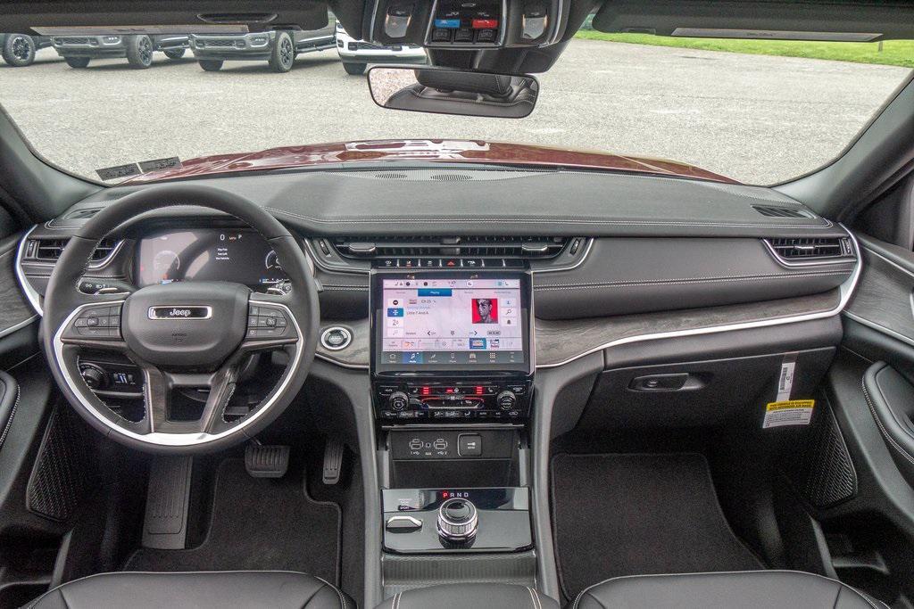 new 2025 Jeep Grand Cherokee car, priced at $47,264
