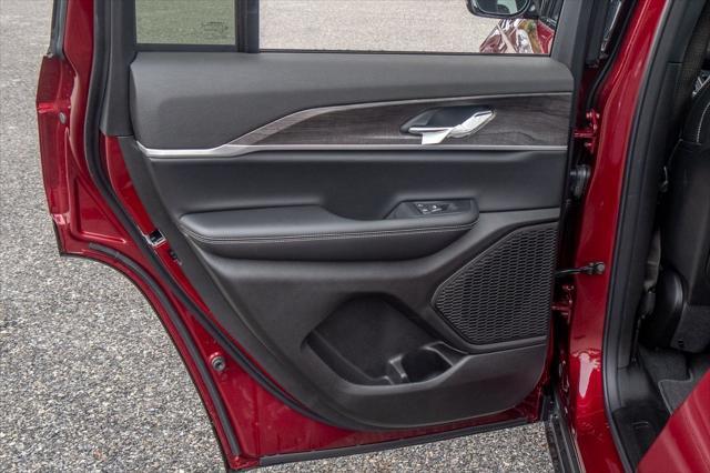 new 2025 Jeep Grand Cherokee car, priced at $45,939