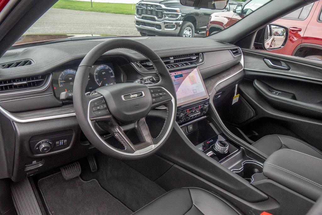 new 2025 Jeep Grand Cherokee car, priced at $47,264