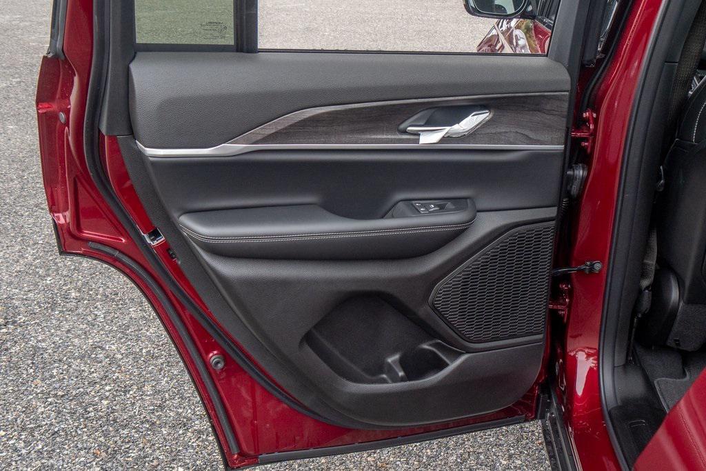 new 2025 Jeep Grand Cherokee car, priced at $47,264