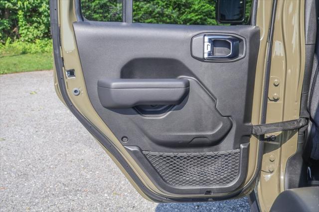 new 2025 Jeep Wrangler car, priced at $60,395