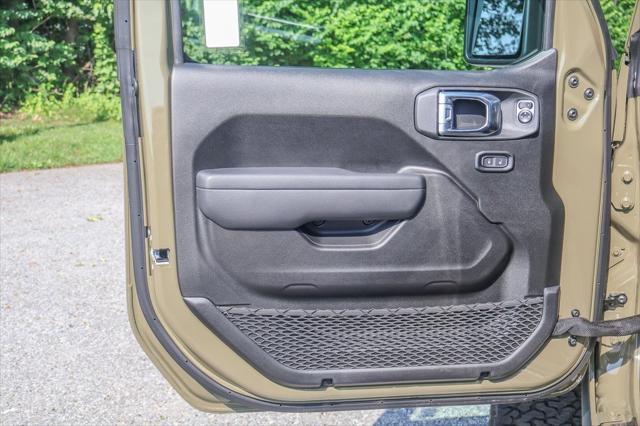 new 2025 Jeep Wrangler car, priced at $60,395