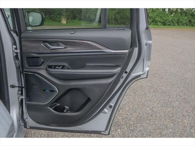 used 2022 Jeep Grand Cherokee car, priced at $39,999