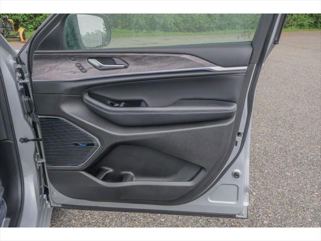 used 2022 Jeep Grand Cherokee car, priced at $39,999