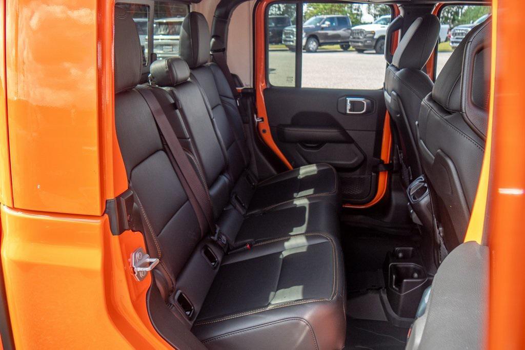new 2025 Jeep Gladiator car, priced at $50,275