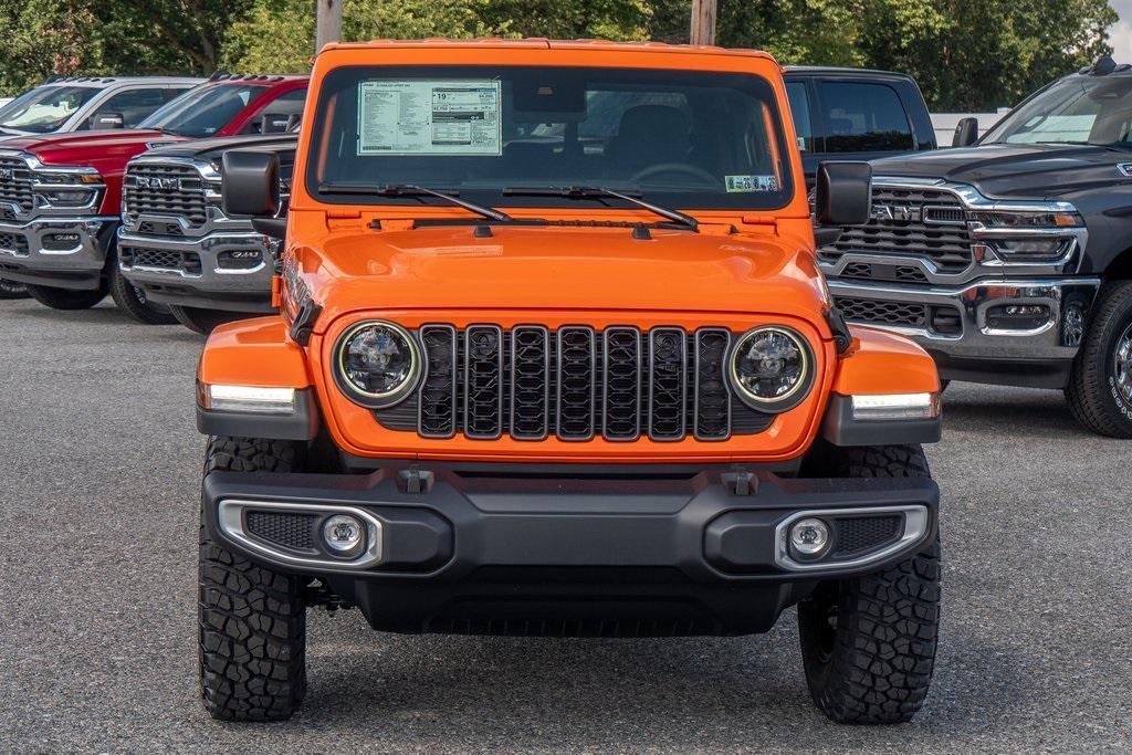 new 2025 Jeep Gladiator car, priced at $50,275
