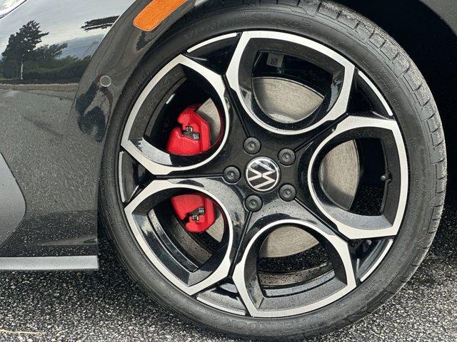 new 2025 Volkswagen Golf GTI car