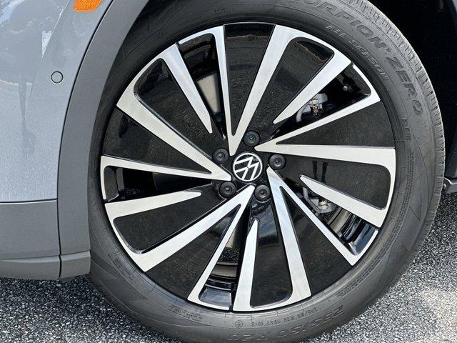 new 2025 Volkswagen ID.4 car, priced at $49,735