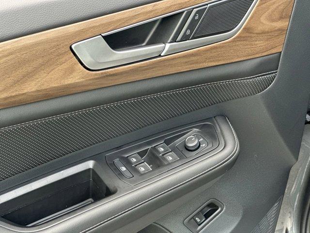new 2025 Volkswagen Atlas car, priced at $44,532