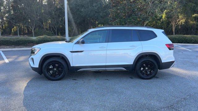 new 2024 Volkswagen Atlas car, priced at $52,578