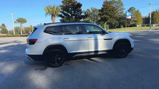 new 2024 Volkswagen Atlas car, priced at $52,578